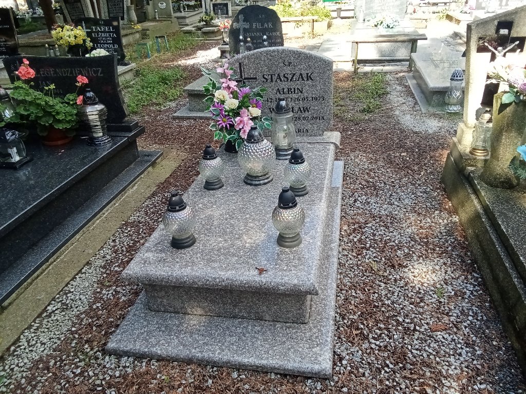 Grób Albin Staszak